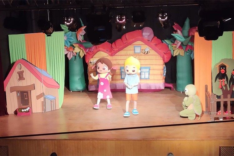 iloya ve Arkadaşları Müzikal Turnesine İzmir'den Başlıyor