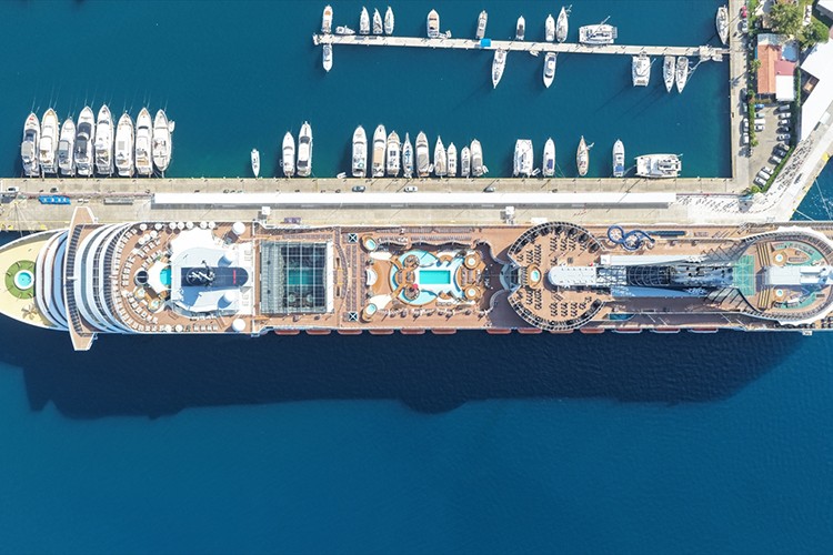 MSC Divina kruvaziyeri Marmaris'e 4 bin 84 turist getirdi