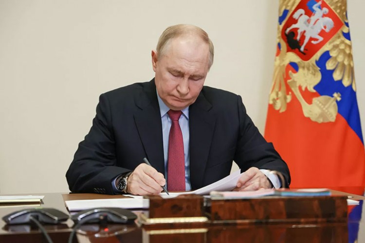 Rusya, Batı değerlerini kabul etmeyenlere kapılarını açıyor