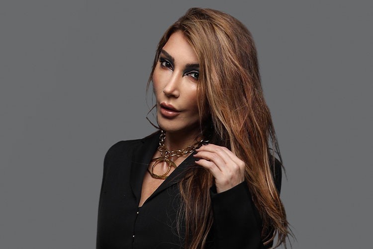 Hande Avrupa'ya gidiyor