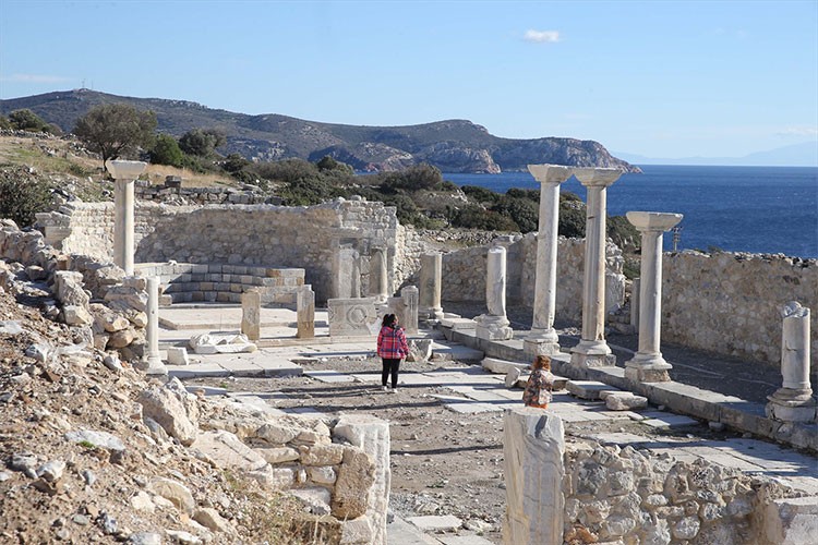 Knidos'un ana kilisesi ayağa kaldırılıyor