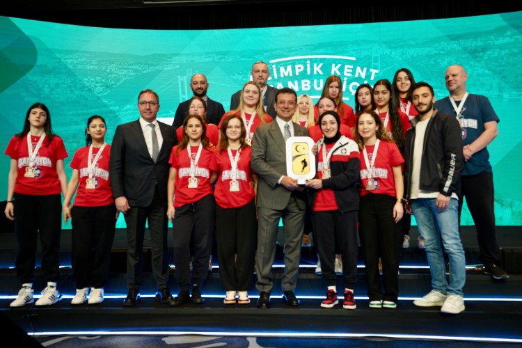 'OLİMPİK KENT İSTANBUL İÇİN TAM YOL İLERİ' SUNUMUNDA KONUŞTU