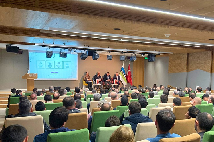 Aksa Bursa Doğalgaz sertifikalı iç tesisat firmalarıyla bir araya geldi