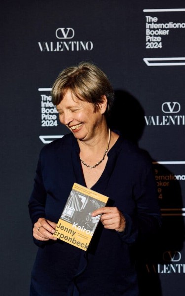 Uluslararası Booker Ödülü Jenny Erpenbeck'in Kairos. adlı romanına verildi! Kitap, Türkiye'de Can Yayınları etiketiyle raflarda
