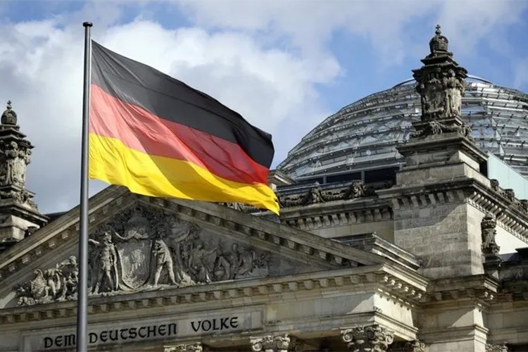 Alman iş dünyasından "ABD'ye karşı tek vücut hareket etme" çağrısı