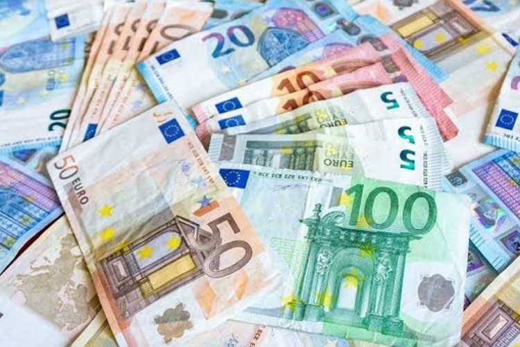 Reel getiri avrodan oldu