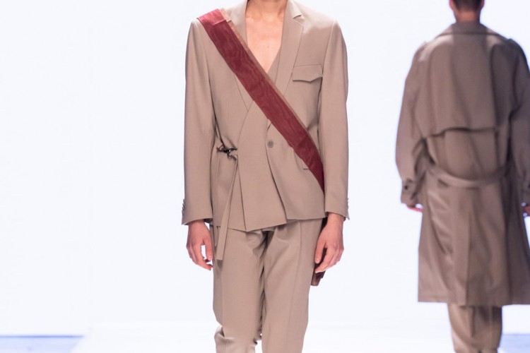 ÜNLÜ TASARIMCI EMRE ERDEMOĞLU, MOSKOVA'DA MODA DÜNYASI'YLA GÜÇLÜ