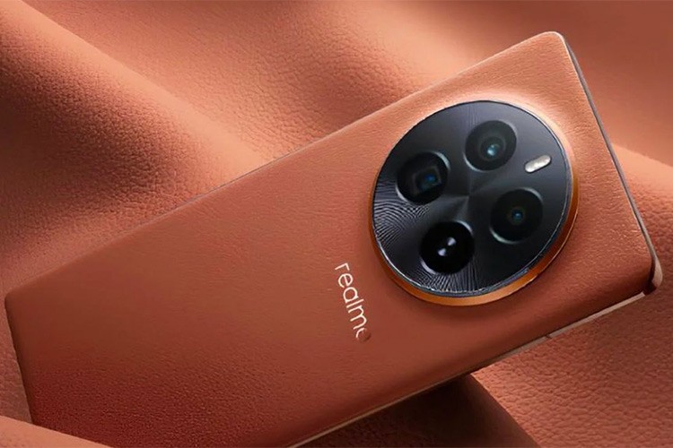 realme'nin akıllı telefonu GT 7 Pro Türkiye'de