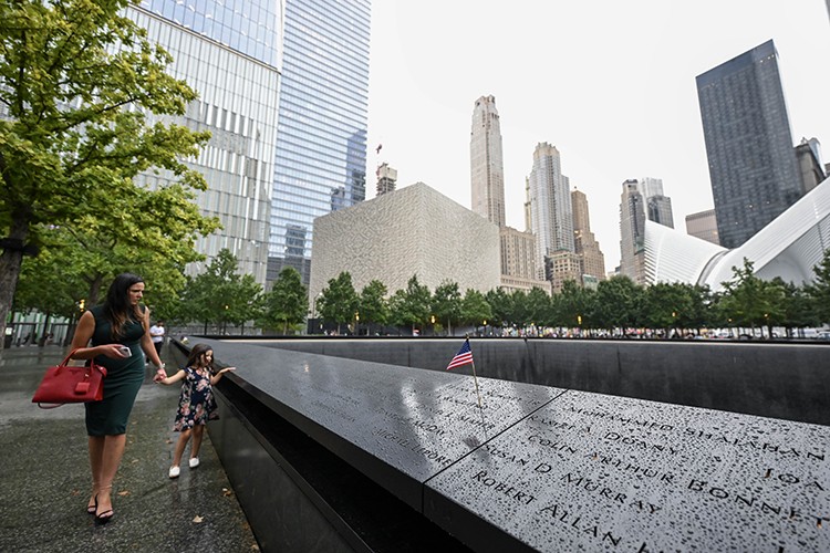 İkiz Kulelerin yıkıldığı alan "turistik mekana" dönüştü