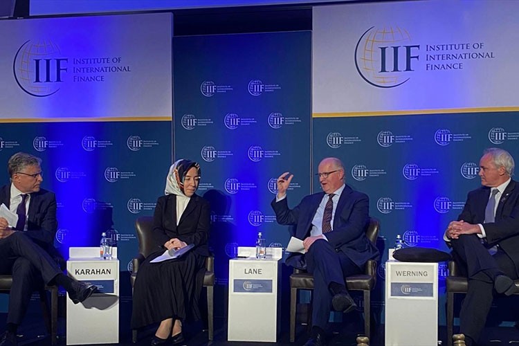 "Para politikasında sıkı duruşa odaklanacağız"