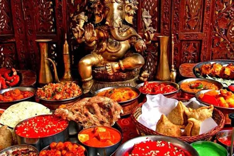 Gujarat Eyaleti Turizm ve Hindistan yemekleri tanıtıldı