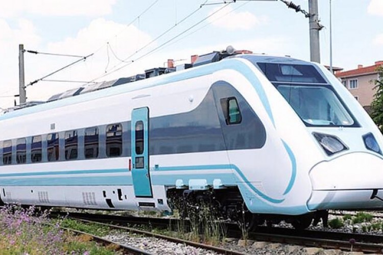 Milli elektrikli tren yolculu seferlerine bugün başlıyor