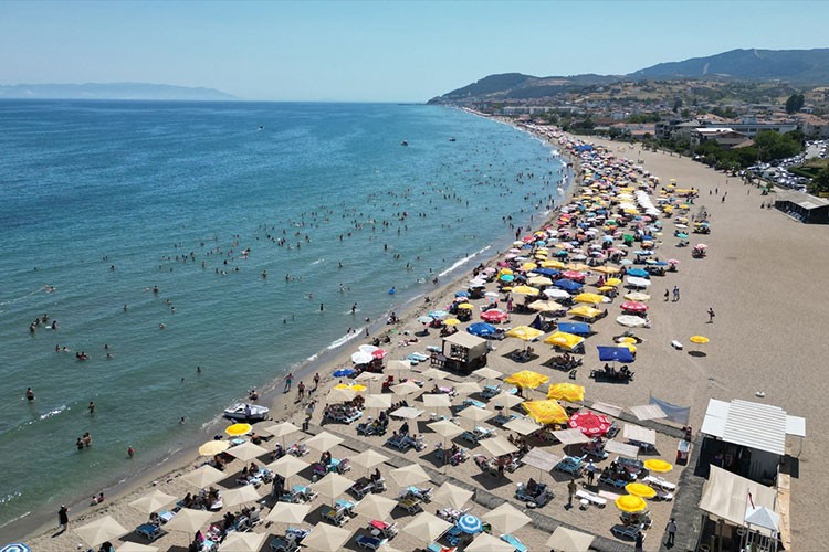 Tekirdağ'ın mavi bayraklı plajlarında yoğunluk yaşanıyor