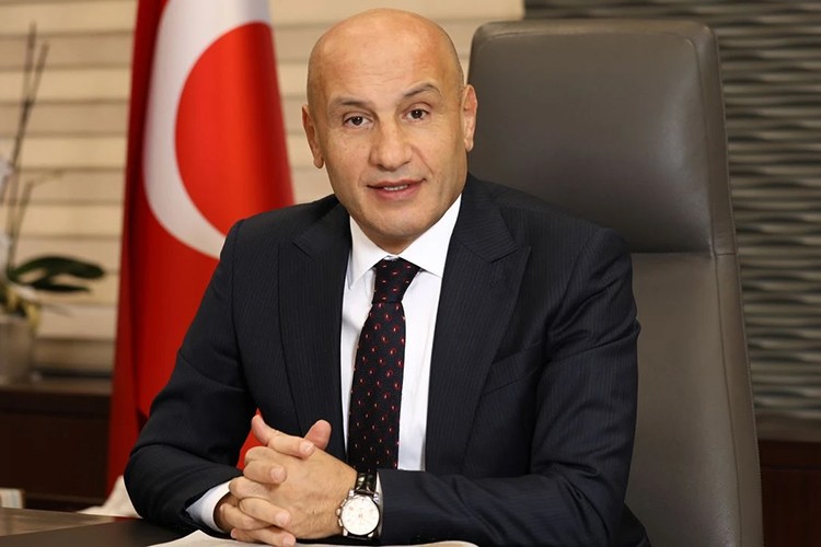 Düşük kur ve yüksek faiz imalat sanayisini zorluyor