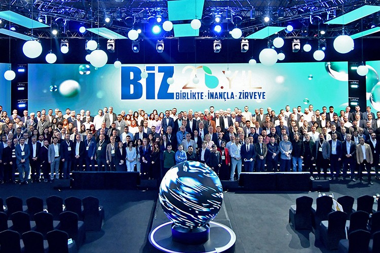 Beyaz Kâğıt'tan 20. yılına özel büyük kutlama