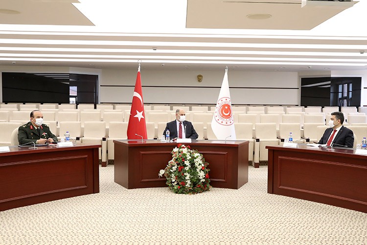 Milli Savunma Bakanlığı bilgisayarları yerli işletim sistemine geçiyor