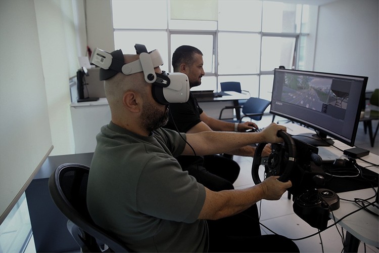 Sürücü adayları için simülasyon geliştirdi