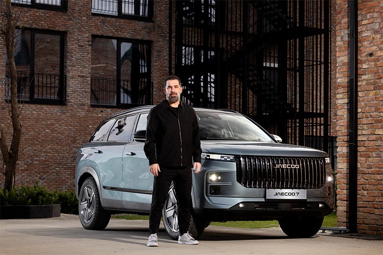 Marka elçisi futbolun efsane ismi Arda Turan oldu