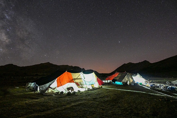 Besicilere yıldızlar eşlik ediyor