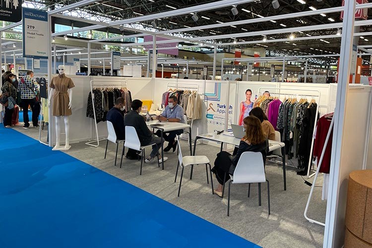 Türk konfeksiyon ürünleri Paris'te vitrine çıkıyor