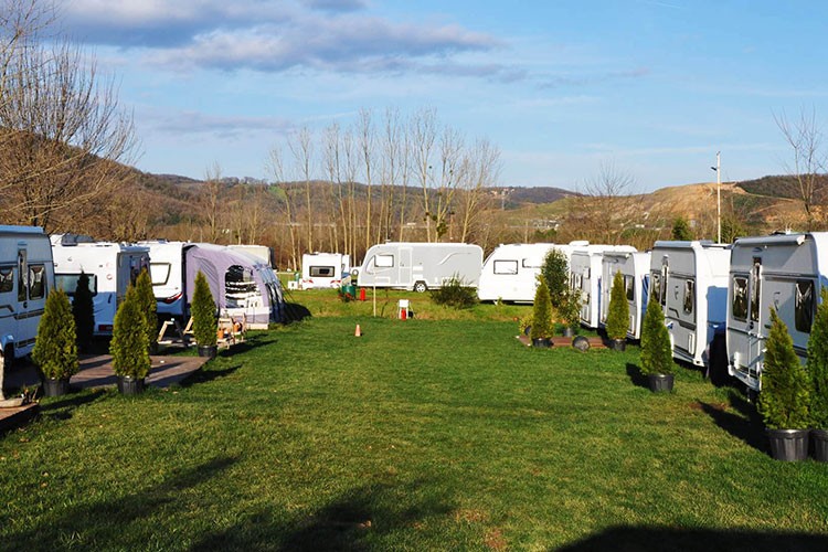 Çadır ve karavan kamplarına ilgi artıyor