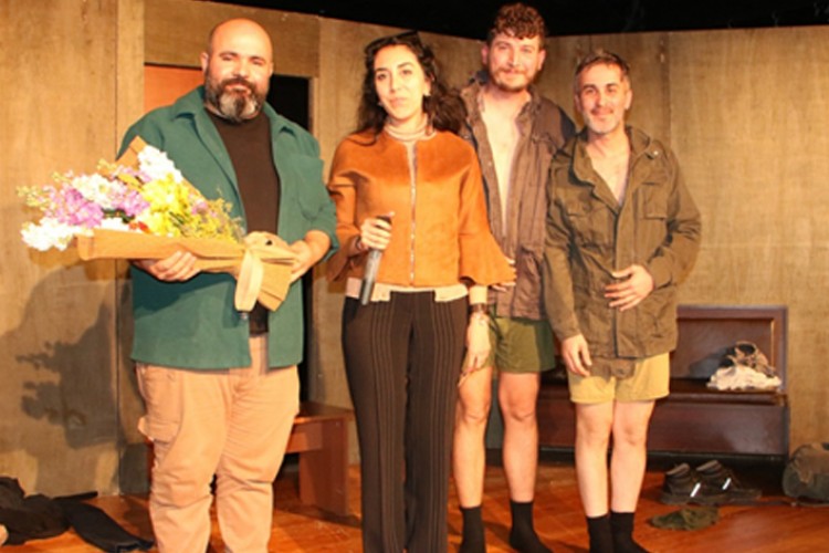 'HİÇ KİMSENİN ÖYKÜSÜ' ADLI TİYATRO OYUNU KARTAL'DA SAHNELENDİ