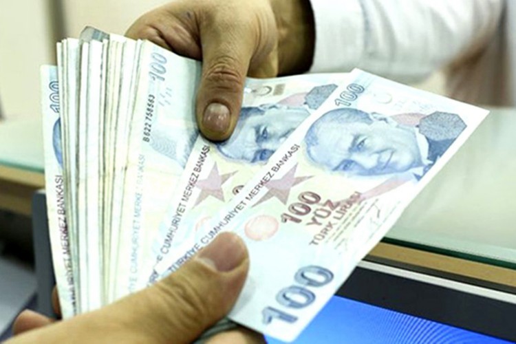 Nakite bağlılık az