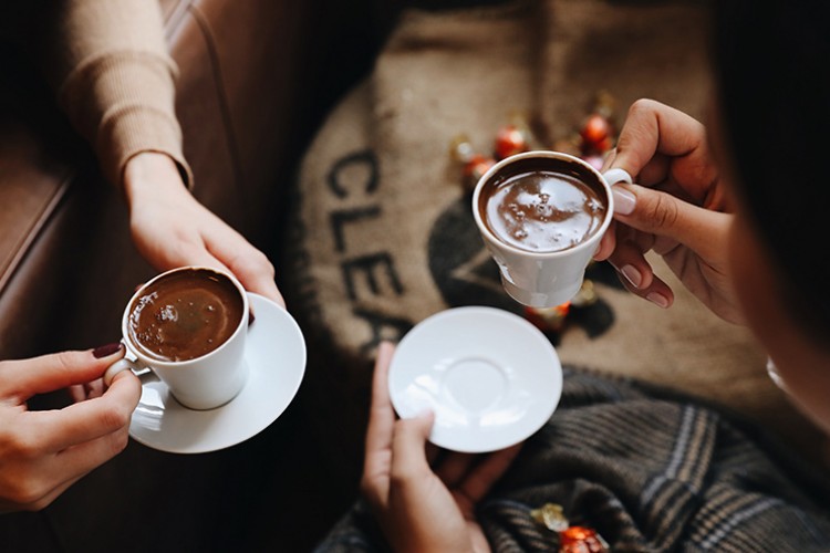 Türk Kahvesini Sade İçiyoruz