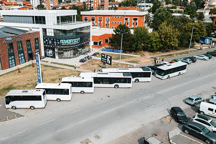 Kuzey Makendonya'ya yeni araç sevkiyatı