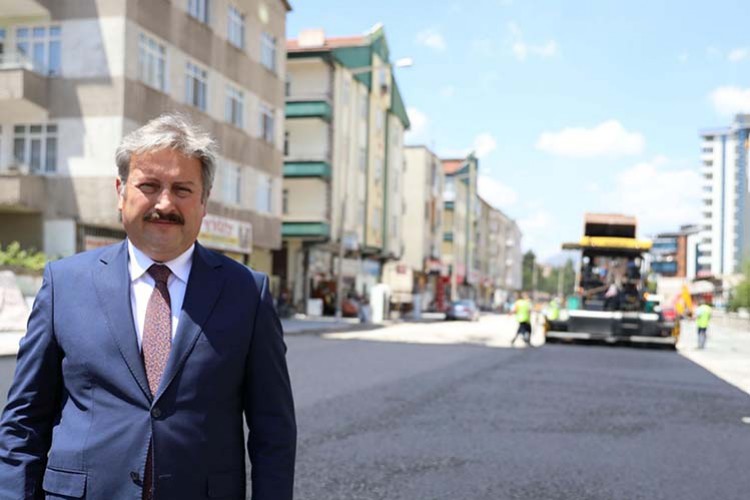 Şehrin misafir odasında büyük çalışma