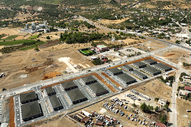 İslahiye ve Nurdağı'nda yapılan 328 iş yerinin dağıtımına başlandı