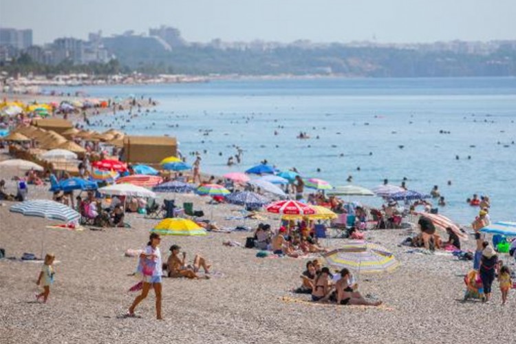 Antalya'ya 4 ayda 1 milyon 112 bin 383 turist geldi