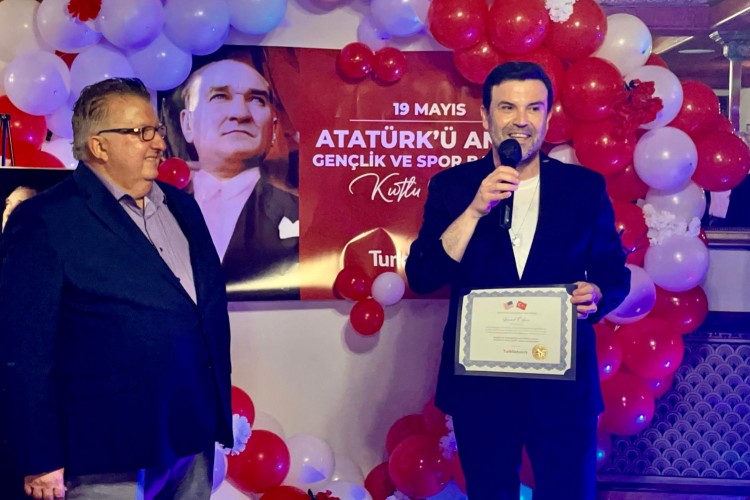 İsmail Özkan'a ABD'de Kültür ve Sanat Elçisi Özel Ödülü