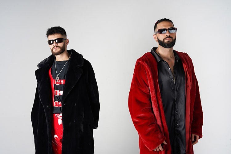 Azeri ikiliden Türk esintileri