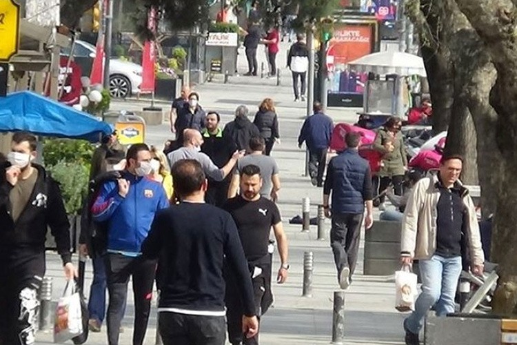 Sokağa çıkanlar arttı