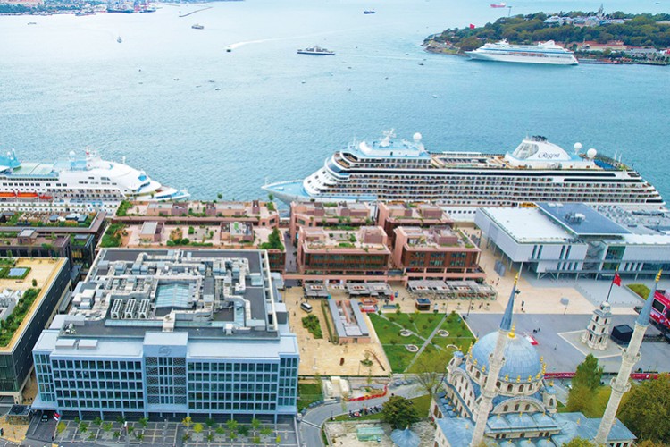 Galataport, bir yılda 120 kruvaziyer ağırladı