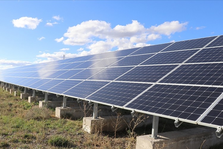 Lisanssız elektrik üretiminde aslan payı güneşin
