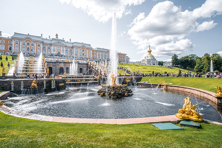 Türkiye'den St. Petersburg'a yoğun ilgi THY'ye uçak büyütüyor