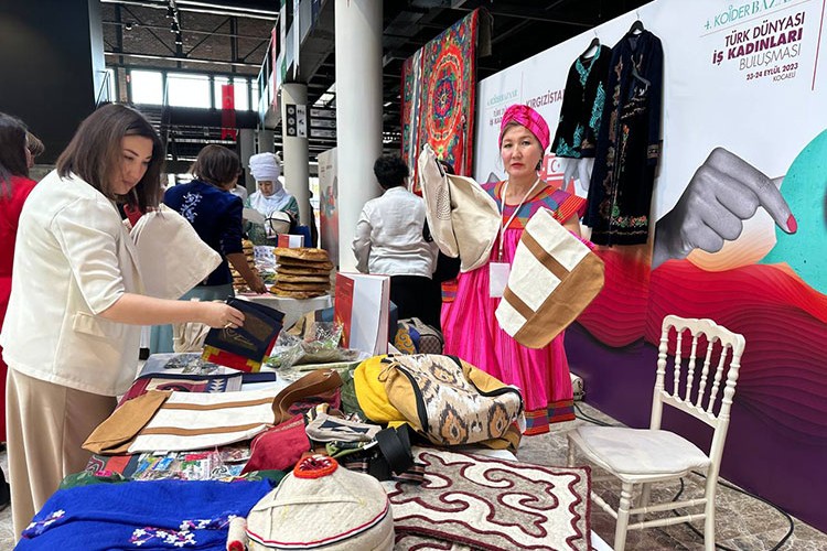 Türk dünyasının girişimci kadınları ürünlerini sergiledi