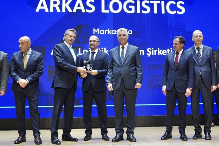 Arkas Lojistik'e şampiyonluk ödülü