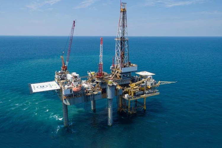 Petrolde dalgalı seyir sürüyor