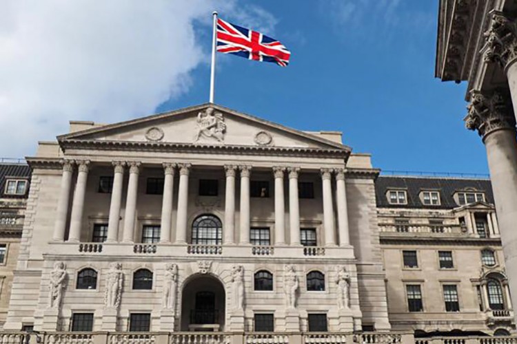 İngiltere faizi 50 puan artırdı