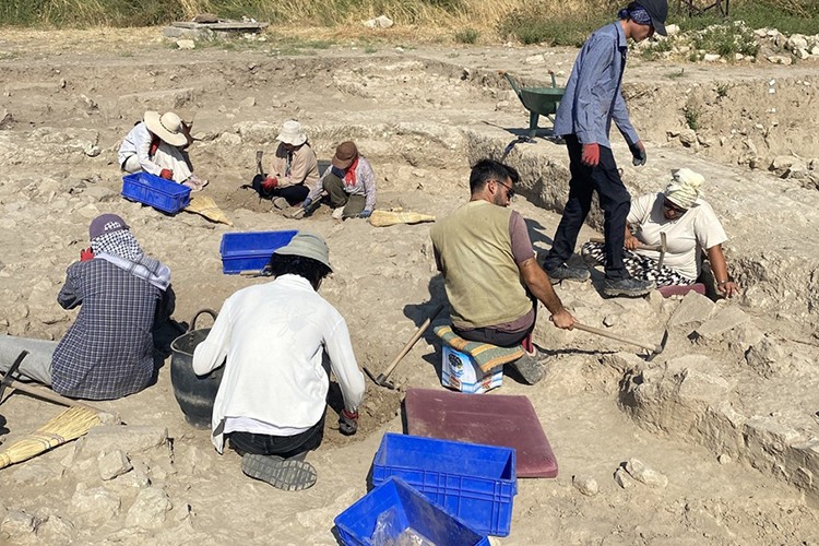 İZBAŞ, 15 yıldır Panaztepe kazılarına destek veriyor