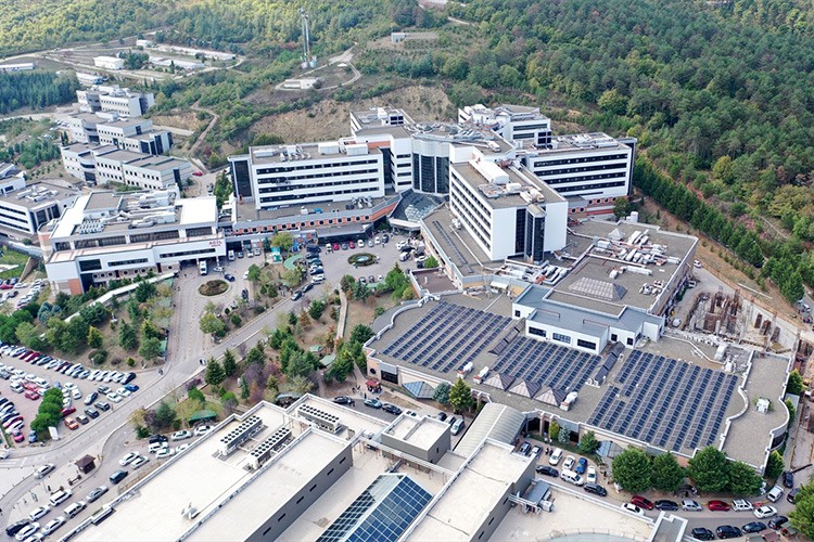 Yenilenebilir enerji sistemleriyle hastaneye kaynak oluşturuluyor