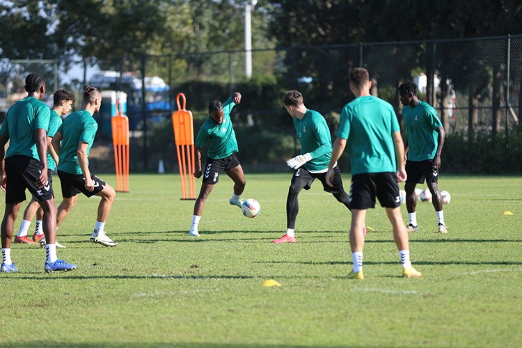 Sakaryaspor, yeni yönetimiyle çıkışa geçmeyi hedefliyor