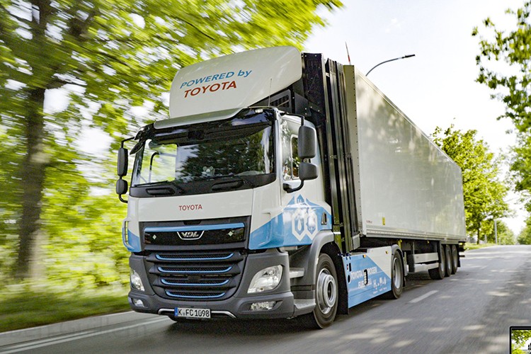 Yakıt Hücreli Kamyonlarla Sıfır Emisyon Lojistiğini Başlatıyor