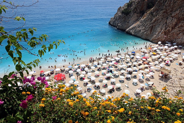 Antalya Kaş'ta bayram hareketliliği yaşanıyor