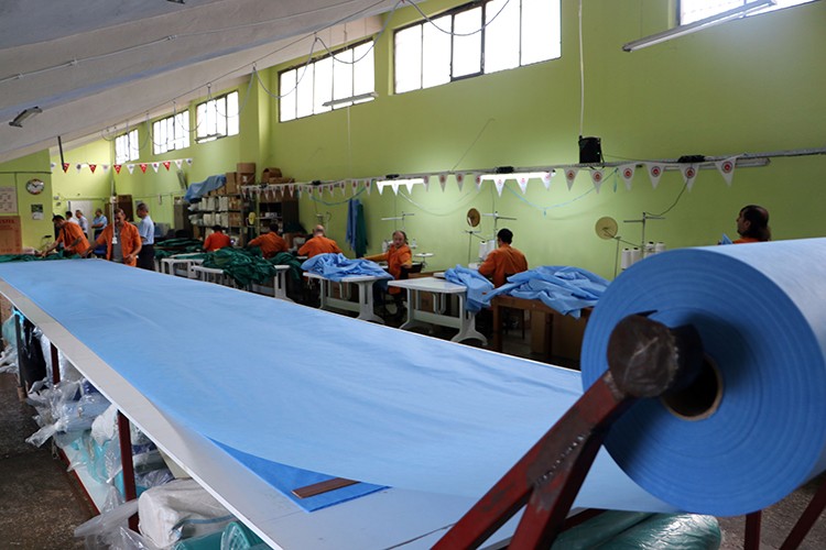 Fabrika gibi cezaevi