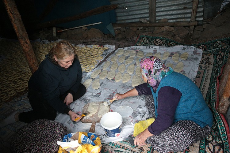 Bolu'da kadınlar "kürül" geleneğini imece usulü yaşatıyor
