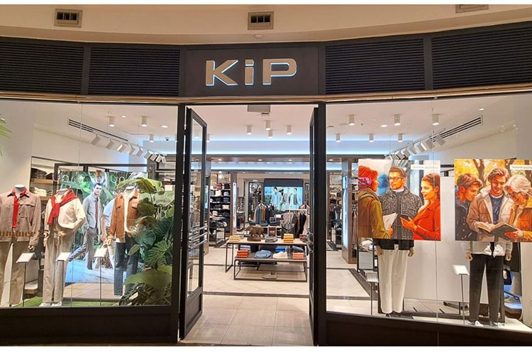 Kip, 8 Mart'ta kadınların ilhamını vitrinlere taşıyor